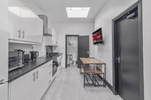 Sheldon Apartment | Stylish 2BR Apartment in Sheldon