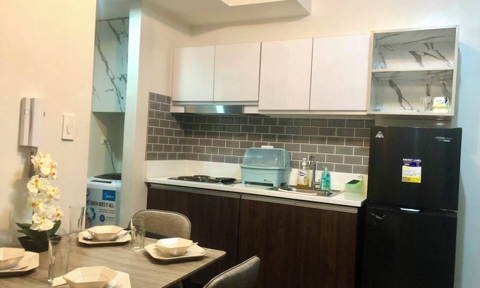 San Antonio Apartment | Stylish 2BR at Air Residences in Makati
