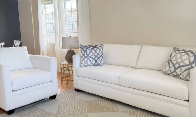 Verdugo Viejo House | Stylish 2BR Home in LA close to, Universal Studios, Dodgers; AND Private Parking