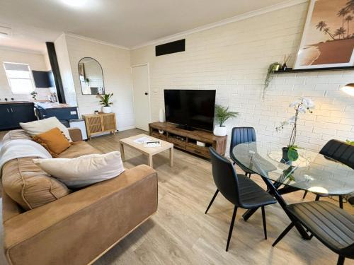 South Hedland Apartment | Stylish 3 Bedroom Apartment - South Hedland