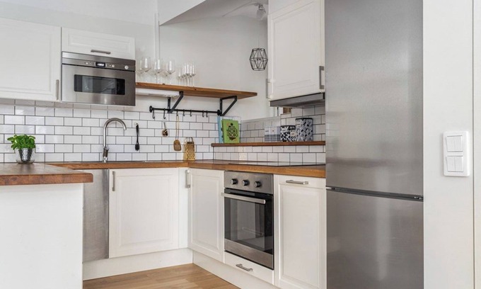 Norrmalm Apartment | Stylish 53m² apartment, four minutes from Drottninggatan!