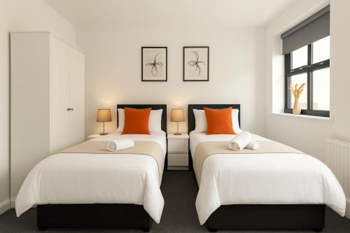 Deptford Apartment | Stylish Large 3-bed Apartment, Quick Access to London Sights, Free Parking