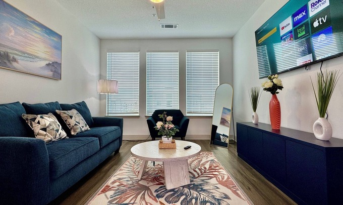 Deerwood Apartment | Stylish Luxury Haven King Bed Southside Jax with Pool Near Mayo Clinic & Beaches