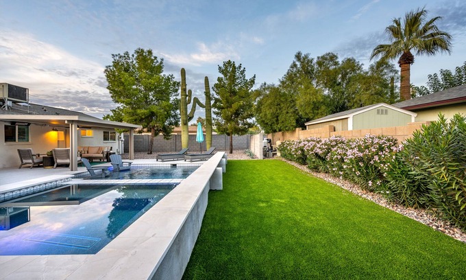 Scottsdale Highlands House | Stylish Old Town Escape Pool, Spa, Bikes, EV Charger & Pet-Friendly