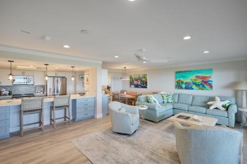 Sanibel Apartment | Sublime Gulf Front Residence at Gulfside Place