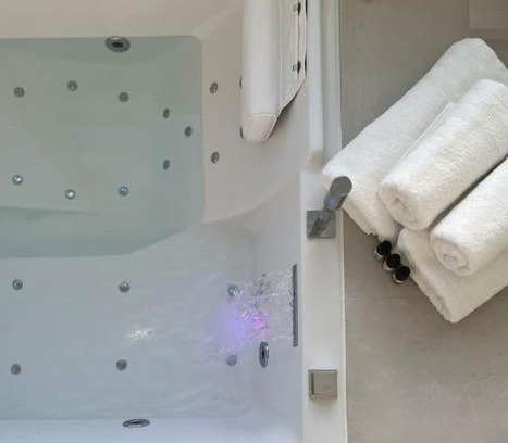 Bleuets - Bordieres - Pinsons Apartment | Suite « BODY LOVE » - Jacuzzi privatif