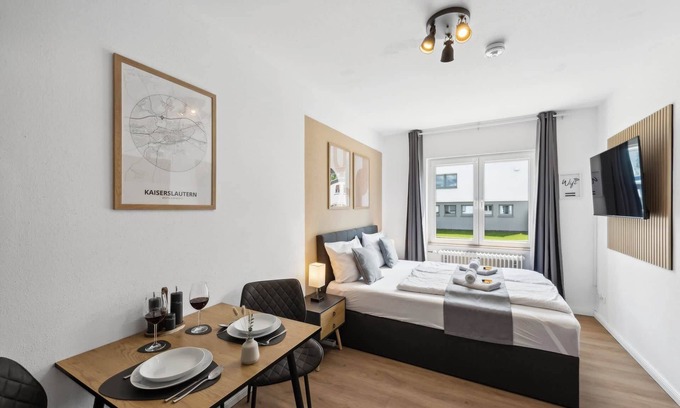 Kaiserslautern Apartment | Suite S for 2 - Kitchen - Wi-Fi - Parking