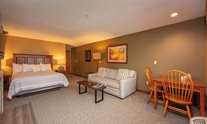 Thayerville Apartment | Suites at Silver Tree: A122 Studio Standard View