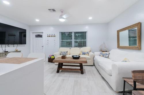 Harbor Village Apartment | Summer By The Sea 1