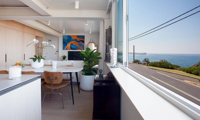 Bronte Apartment | Summer Love Clovelly (IH) - Arty beachside 2 bedroom apartment with parking and ocean views
