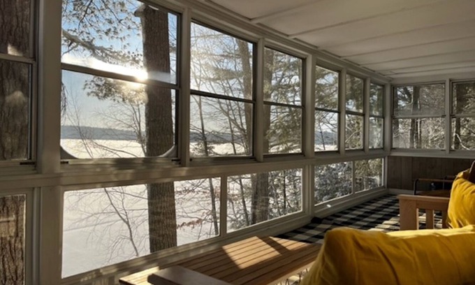 South Casco House | Summer Waterfront Getaway /Dock /New Kitchen