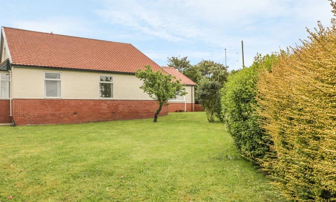 Hawsker House | SUMMERFIELD HOUSE, family friendly, with a garden in Whitby