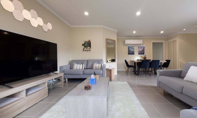 Summerhill House | Summerhill Getaway: Simple Comfort Near Launceston