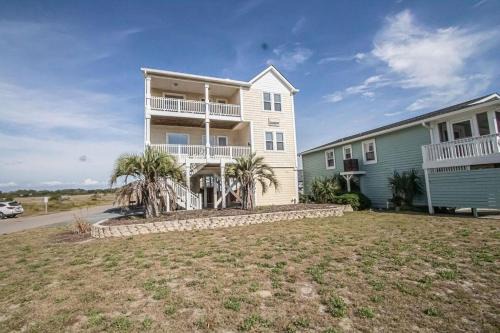 Holden Beach House | Sun Kissed home