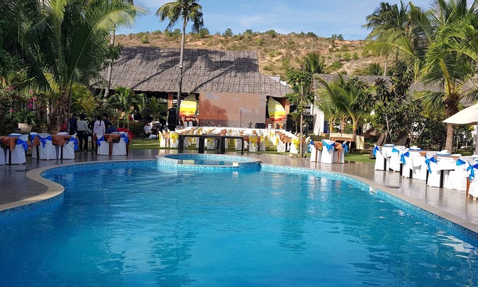 East Ham Tien Beach Hotel | Sun & Sands Beach Hotel