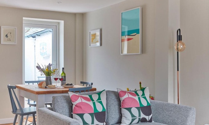 Deal House | Sunbeam Cottage by Coaste
