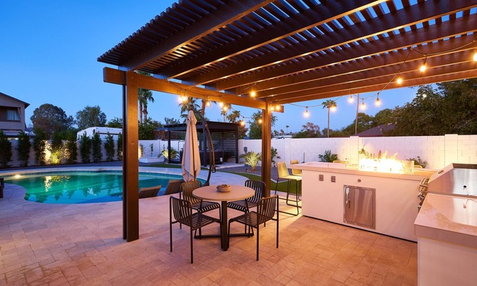 Sunburst Estates Cottage | Sunburst Estate - Pool - Hot Tub - Tons of Games!