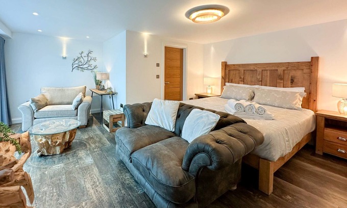 Marhamchurch Apartment | Sundancer - sleeps 2 guests in 1 bedroom
