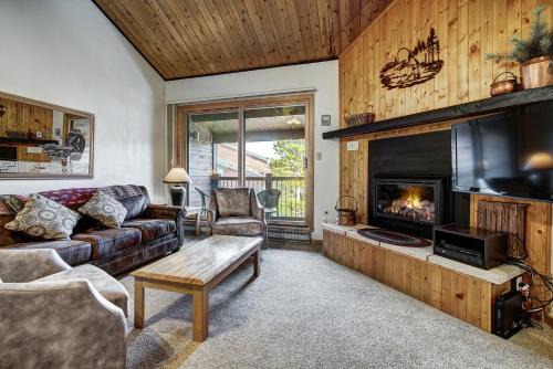 Four O'Clock Apartment | Sundowner T15 by Ski Country Resorts