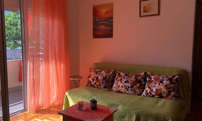 Babilonija Apartment | Sunny apartment with balcony