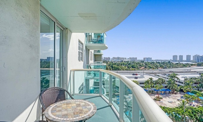 Sunny Isles Beach Apartment | Sunny Isles 4 Bedrooms on the beach