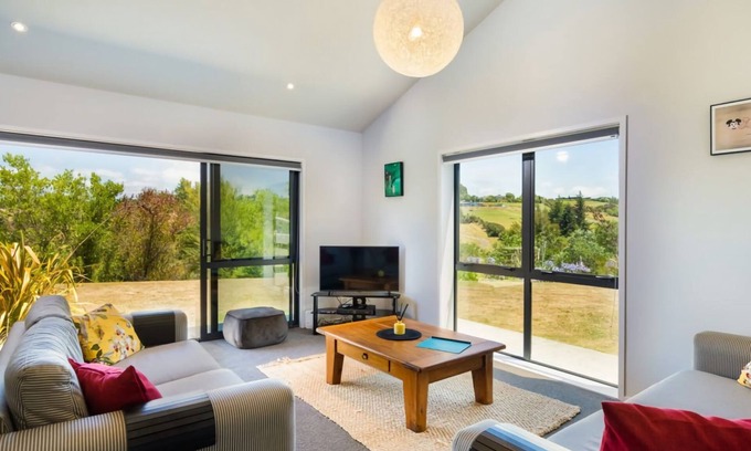 Ruby Bay House | Sunny Private and Comfortable