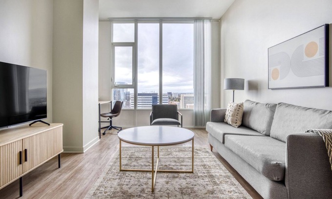 Downtown San Jose Apartment | Sunny San Jose 1BR w/Gym & Pool, good access to 280 & 101, by Blueground