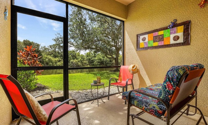 Fort Myers House | Sunny SW Florida Townhome Your Perfect Getaway!