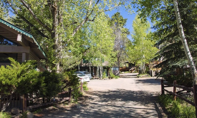 Estes Park Cabin | Sunnyside Knoll: 8 1 Bedroom Cabin
