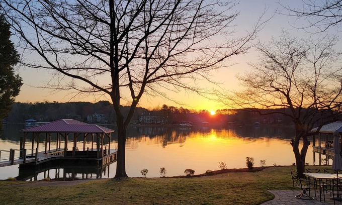 Mayhew Cabin | Sunrise Cabin on Lake Norman