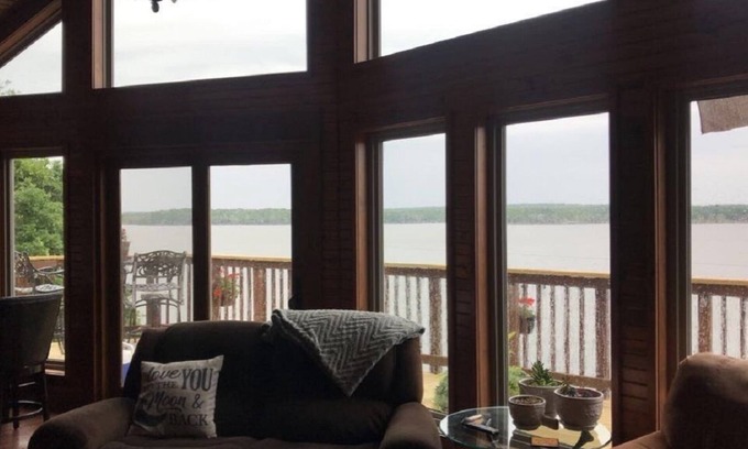 Disney House | Sunrise Hideaway - Beautiful lakefront cabin in Disney, OK