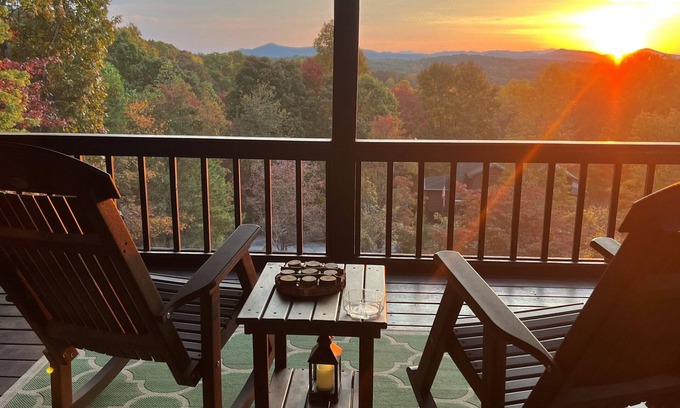 My Mountain Cabin | Sunrise on the Ridge - Mineral Bluff