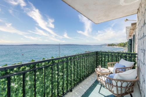 Kastel Kambelovac Apartment | Sunrise Seaview Studio