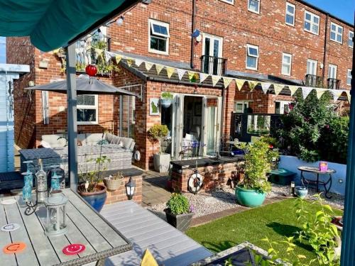 North Wheatley House | Sunset garden retreat