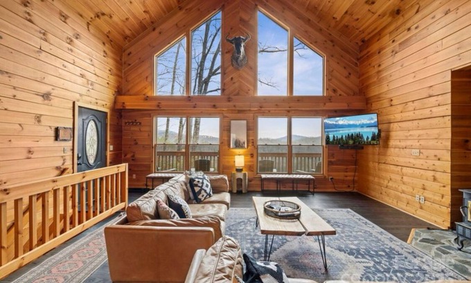 Lake Toxaway Cabin | Sunset Ridge – incredible Mountain Views, Hot Tub, Fire Pit & Pool Table”