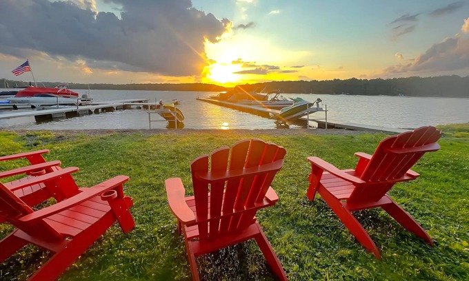 Swanton House | Sunset View: Lakefront Pet-Friendly + Hot Tub + Dock