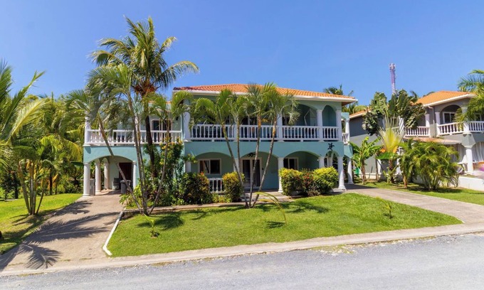 Antoneys Cay Condo | Sunset Villas 4A: Seaside Serenity 2-Bedroom Condo