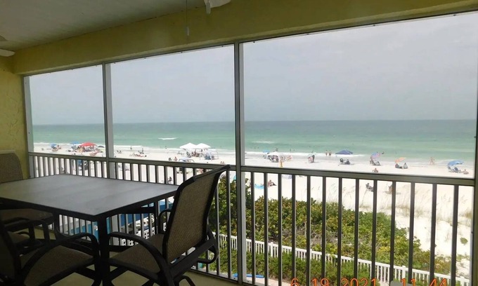 Bradenton Beach Condo | SUNSETS FROM LANAI! Trolley and shops within walking distance!
