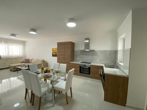 Mellieha Apartment | Sunshine Apartments Mellieha - modern three bedroom ground floor apartment with yard