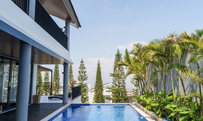 Bandung Villa | Sunshine City View Villa 6BR wth a private Heated Pool