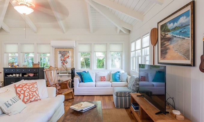 Kailua Cottage | Sunshine Cottage just steps to Kailua beach