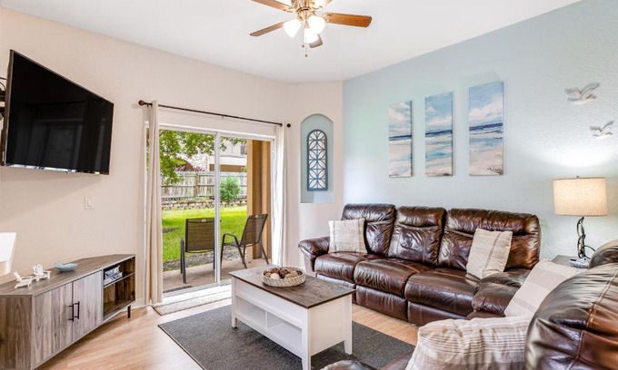 Regal Palms House | Sunshine Retreat