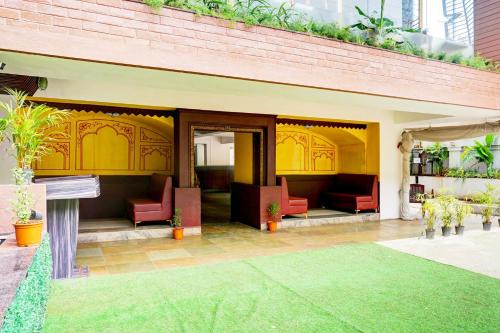 Central Pune Hotel | Super Collection O Vardhan Plaza