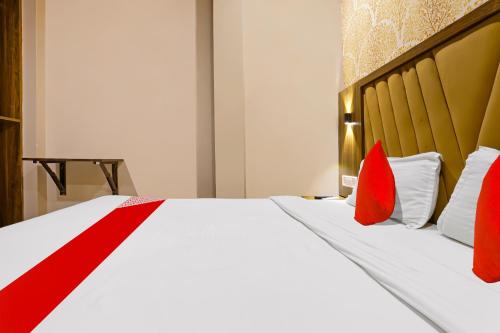 Marol Hotel | Super Hotel O Homestay Andheri East