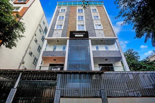 BTM Layout Hotel | Super Townhouse Madiwala Lake Park