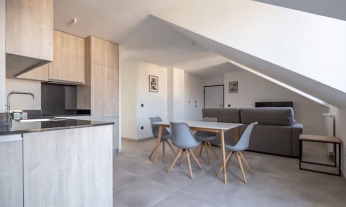 Pontault-Combault Apartment | Superbe Appart Lumineux Avec Mini Terrasse