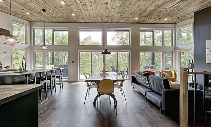 Saint Donat Ski Chalet | Superbe Chalet Ski-in Ski-out Garceau