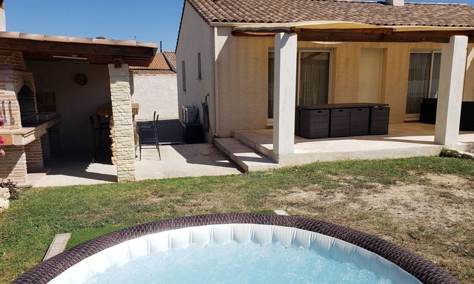 Fleury Villa | Superbe Villa de 100 m2 Avec Jacuzzi à 5 Minutes des Plages