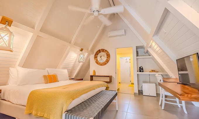 Tamarindo Hotel | Superior private cabina with tropical shower