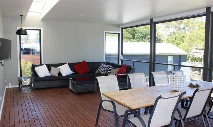 Currarong Cottage | Surf Mist Cottage Currarong - Quiet location just 120 meters to the beach